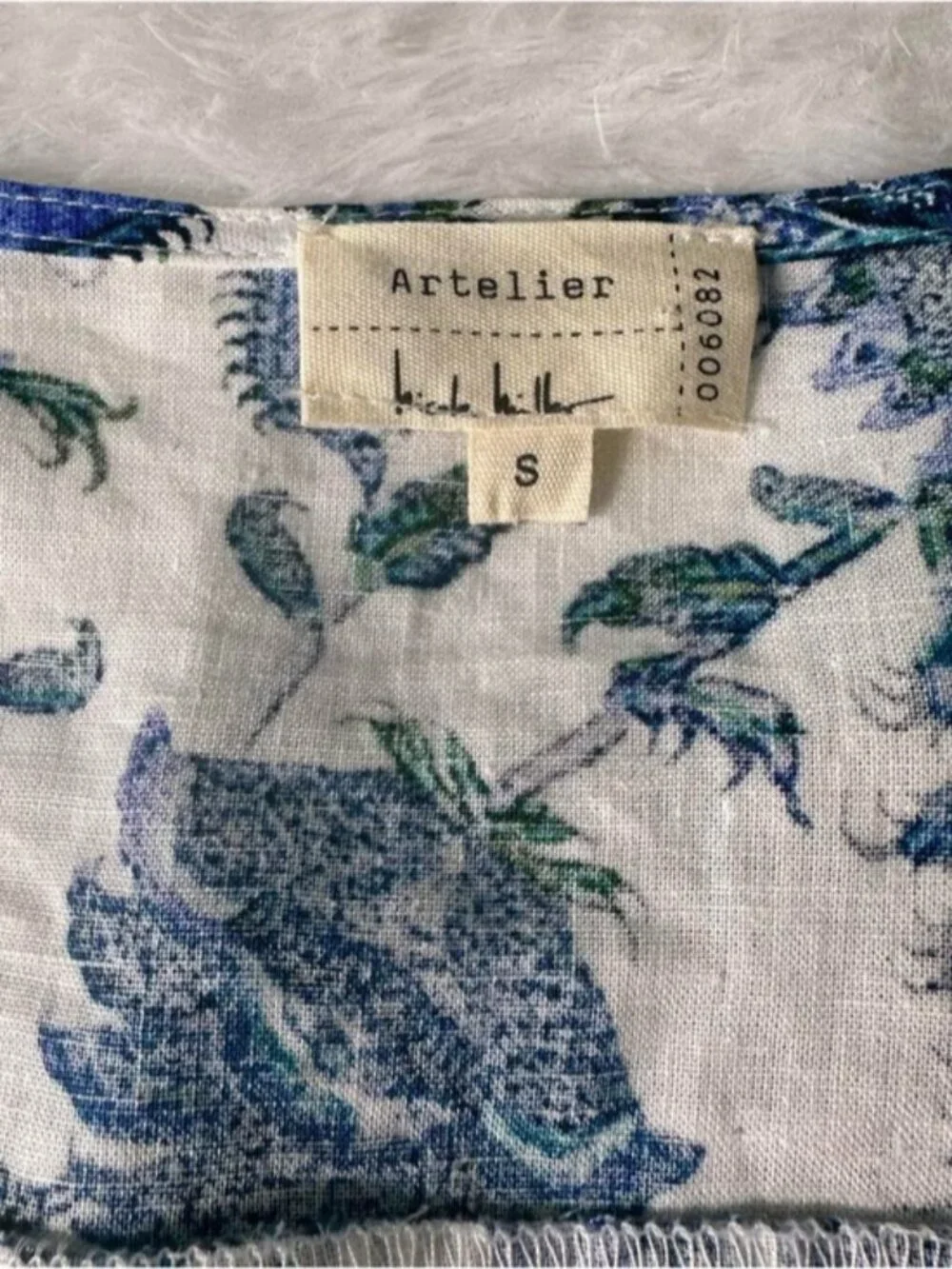 White and Blue Floral Tie-Front Crop Top - Picture 3 of 8